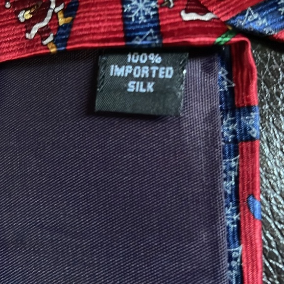 Men’s Christmas Tie. Santa snow sports. City Streets brand. Red. 100% silk - Picture 4 of 4